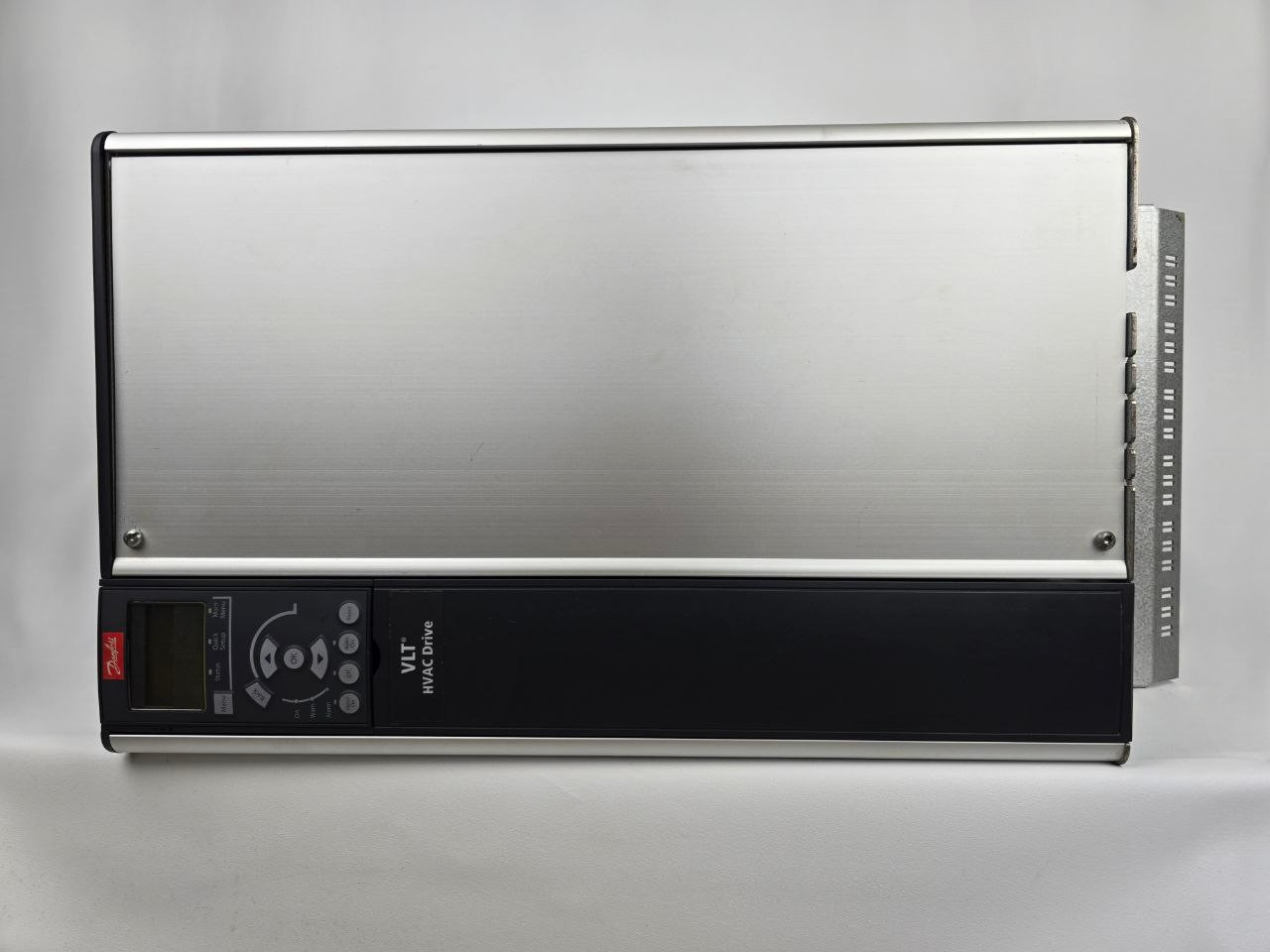 Ремонт частотного преобразователя Danfoss VLT FC-102P45KT4E20